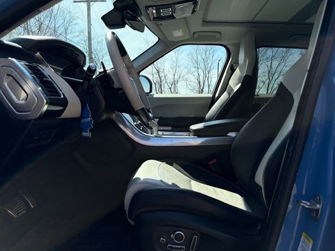 Used 2022 Land Rover Range Rover Sport SVR image 11