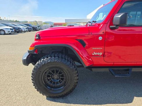 Used 2020 Jeep Wrangler Unlimited Sahara AWD/4WD image 18