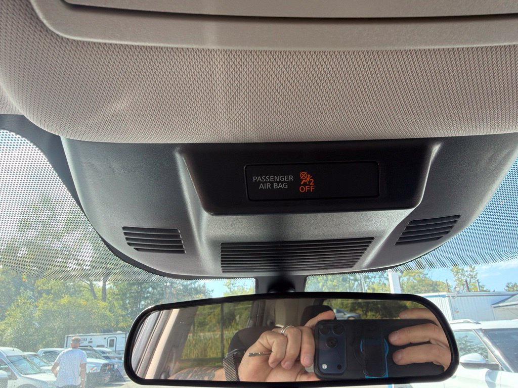 Used 2021 Nissan Rogue S FWD image 39