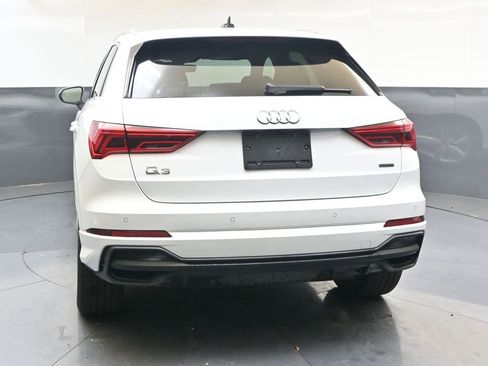 Used 2024 Audi Q3 2.0T Premium w/ Convenience Package image 4