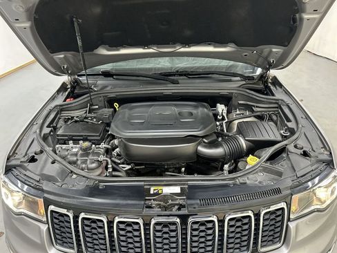Used 2020 Jeep Grand Cherokee Laredo image 23