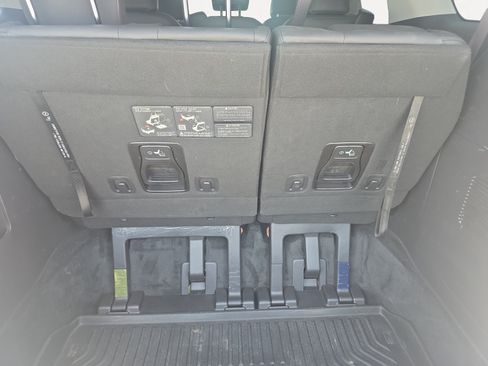 Certified 2024 Kia Carnival LX FWD image 10