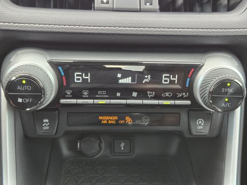 Used 2022 Toyota RAV4 XLE Premium FWD image 15