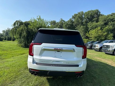Used 2021 GMC Yukon Denali w/ Denali Premium Package AWD/4WD image 5