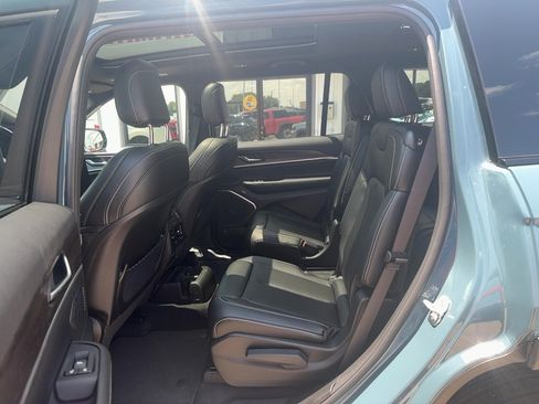 Used 2026 Jeep Grand Cherokee L Limited w/ Limited Altitude Package AWD/4WD image 19