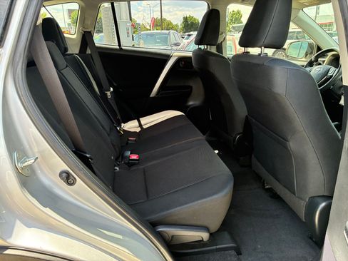 Used 2015 Toyota RAV4 LE FWD image 27