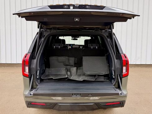 Used 2025 Ford Expedition Tremor image 17