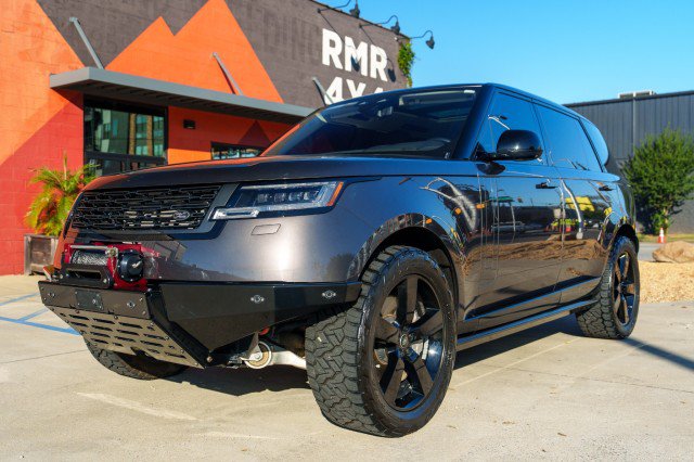 Used 2023 Land Rover Range Rover Long Wheelbase SE AWD/4WD image 1