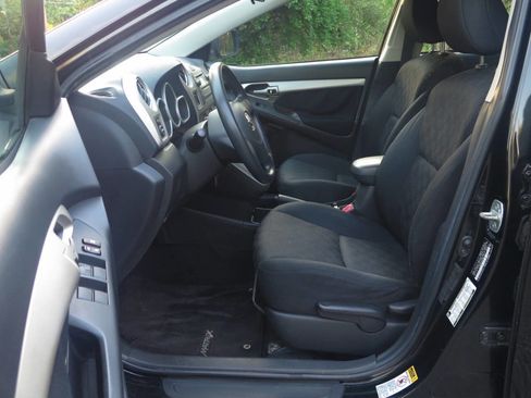 Used 2009 Toyota Matrix FWD image 12