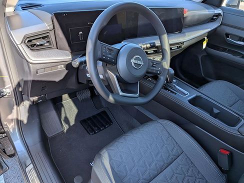 Used 2025 Nissan Kicks SV w/ SV Premium Package AWD/4WD image 10