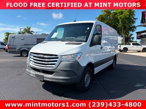 Used 2019 Freightliner Sprinter 2500 RWD image 7