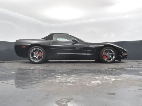 Used 2000 Chevrolet Corvette Base w/ Performance Handling Pkg image 34