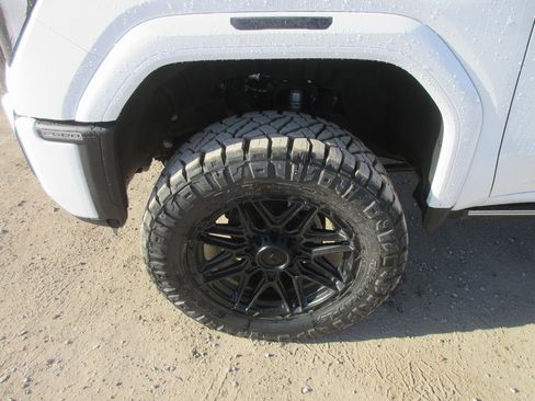 New 2026 GMC Sierra 2500 Denali Ultimate image 13