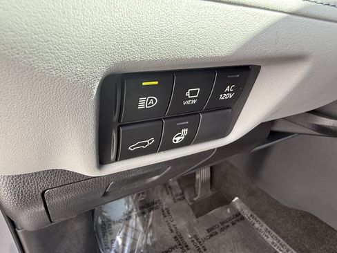 Used 2023 Toyota Highlander Platinum AWD/4WD image 29