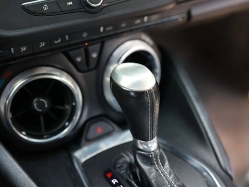 Used 2020 Chevrolet Camaro LT RWD image 22