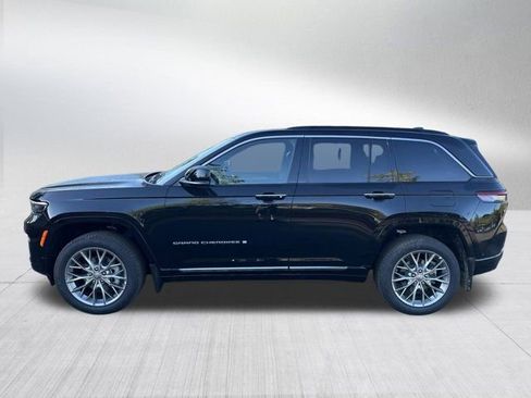 New 2025 Jeep Grand Cherokee Summit w/ Luxury Tech Group V image 8