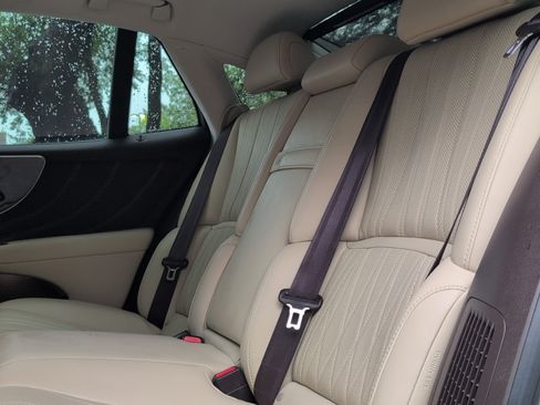 Used 2019 Lexus LS 500h RWD image 15