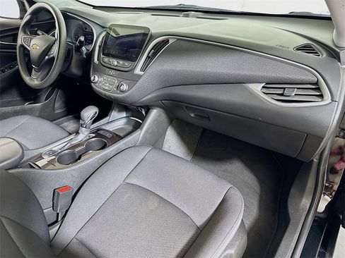 Used 2025 Chevrolet Malibu LT image 27