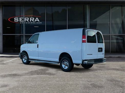 Used 2023 GMC Savana 2500 image 3