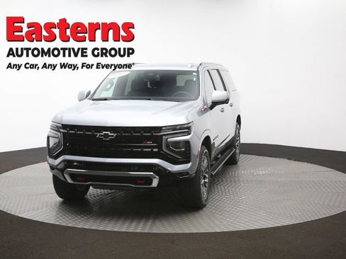 Used 2025 Chevrolet Suburban Z71 image 56