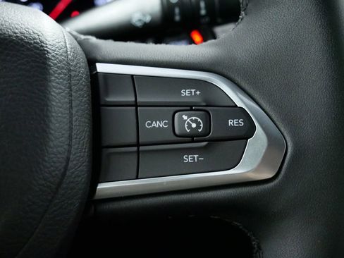 Used 2024 Jeep Compass Latitude image 41