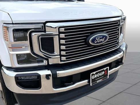 Used 2022 Ford F350 Lariat w/ Lariat Ultimate Package AWD/4WD image 30