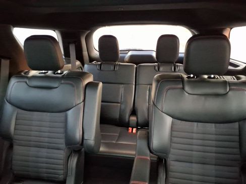 Certified 2025 Ford Explorer ST-Line w/ Premium Package AWD/4WD image 13