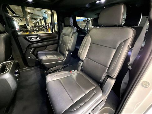 Used 2023 Chevrolet Suburban Z71 AWD/4WD image 15