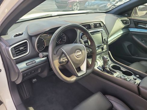 Used 2023 Nissan Maxima SR w/ Sport Mat Group FWD image 19