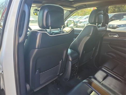 Used 2017 Jeep Grand Cherokee Overland image 15