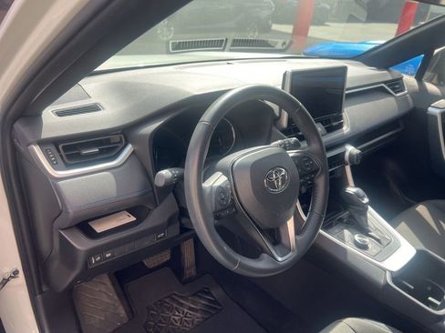 Used 2024 Toyota RAV4 SE AWD/4WD image 7