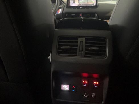 Used 2025 Nissan Rogue Platinum w/ Tech Package image 6