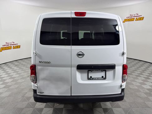 Used 2021 Nissan NV200 S w/ Back Door Glass Package image 4