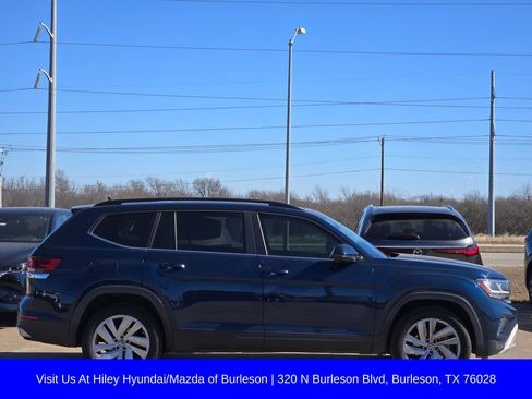 Used 2021 Volkswagen Atlas SE w/ Panoramic Sunroof Package image 3
