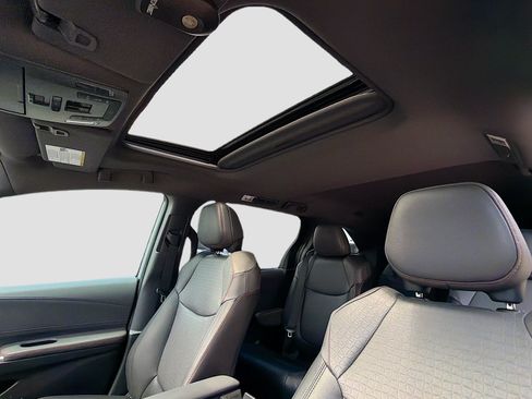 Used 2024 Toyota Sienna XSE w/ XSE Plus Package FWD image 13