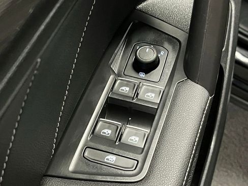 Certified 2022 Volkswagen Tiguan SE w/ Panoramic Sunroof Package image 17