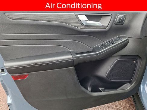 Used 2023 Ford Escape Platinum w/ Premium Technology Package image 12