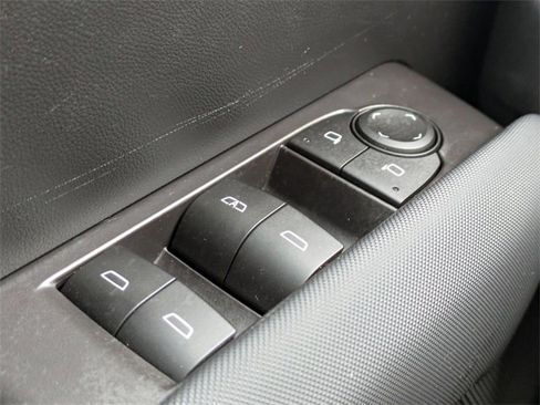 Used 2023 Chevrolet Colorado Z71 w/ Z71 Convenience Package 2 image 24