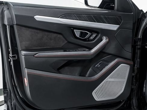 Used 2020 Lamborghini Urus AWD/4WD image 9