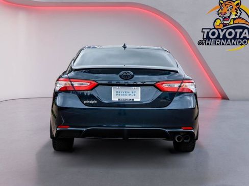 Used 2020 Toyota Camry SE image 6