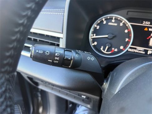 Used 2023 Mitsubishi Outlander ES image 14