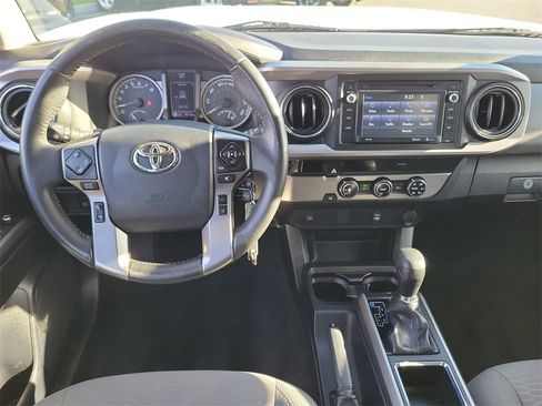 Used 2018 Toyota Tacoma SR5 image 4