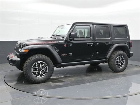 Used 2024 Jeep Wrangler Unlimited Rubicon w/ Technology Group image 8