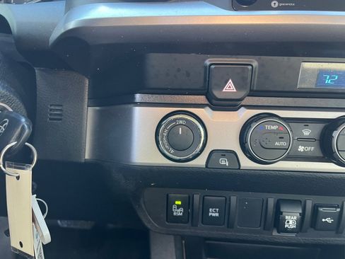 Certified 2022 Toyota Tacoma SR5 w/ Technology Package image 21