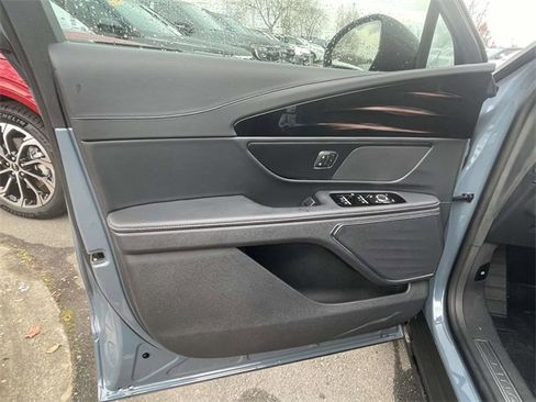 New 2026 Lincoln Nautilus Premier image 12