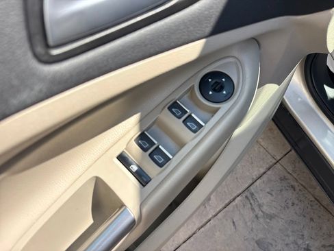 Used 2018 Ford Escape Titanium FWD image 25