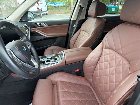 Used 2024 BMW X7 xDrive40i w/ Premium Package AWD/4WD image 10