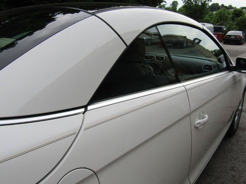 Used 2013 Volkswagen Eos Komfort FWD image 17