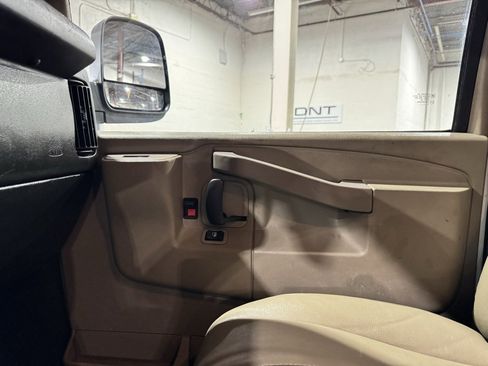 Used 2020 Chevrolet Express 3500 w/ Driver Convenience Package image 11