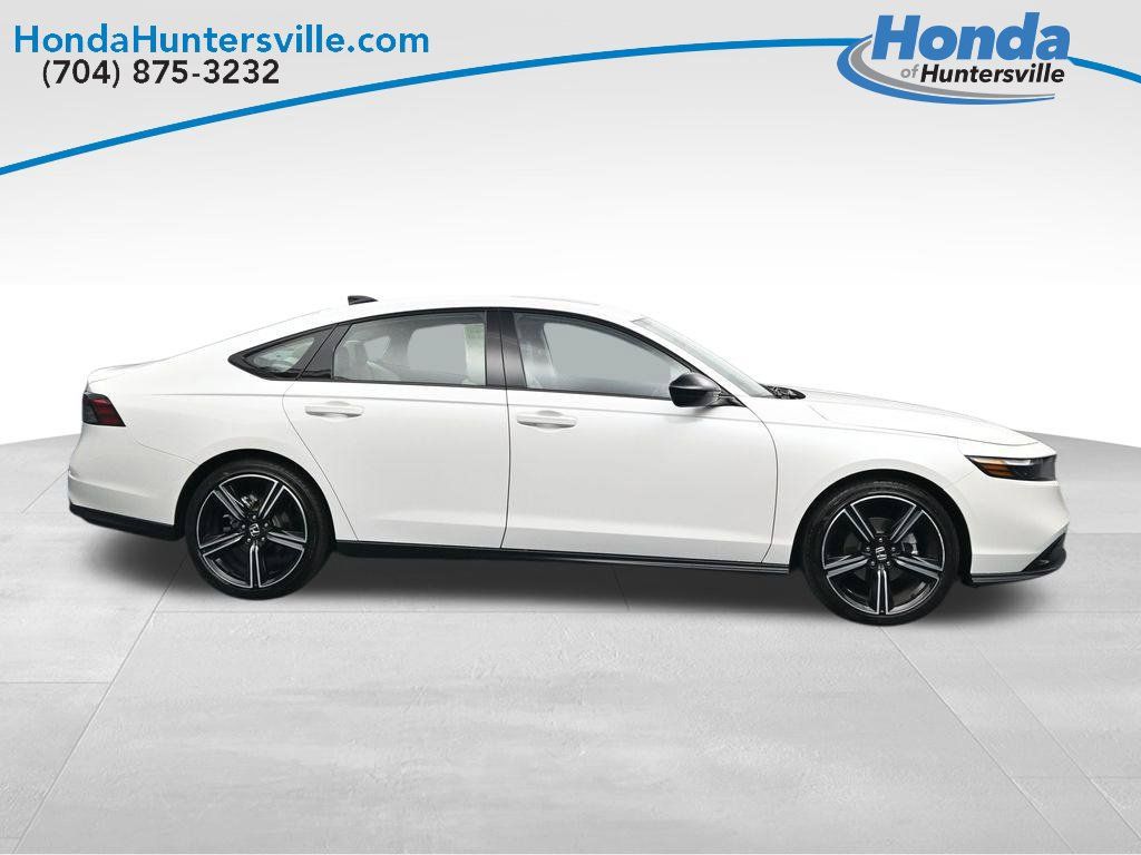 Used 2026 Honda Accord SE image 9